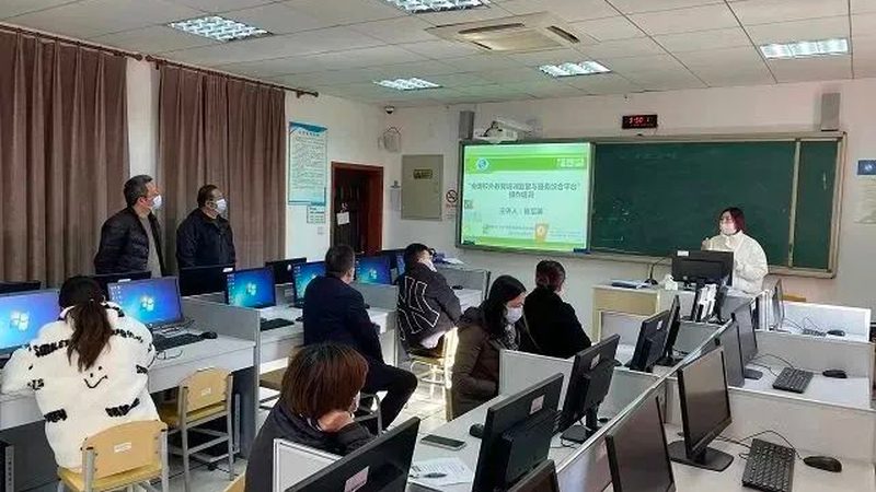 以下是一些广州地区知名的电工培训学校，供大家参考：