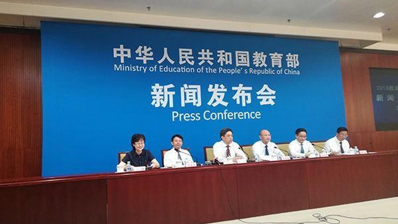 在对比会计网课平台的通过率时，可以从以下几个方面进行：